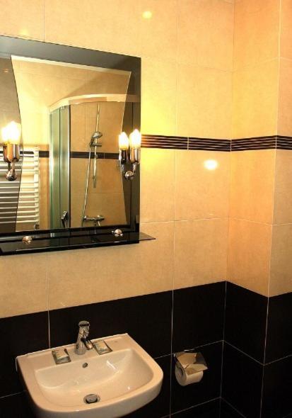 Hotel Andersen Rzeszów Habitación foto